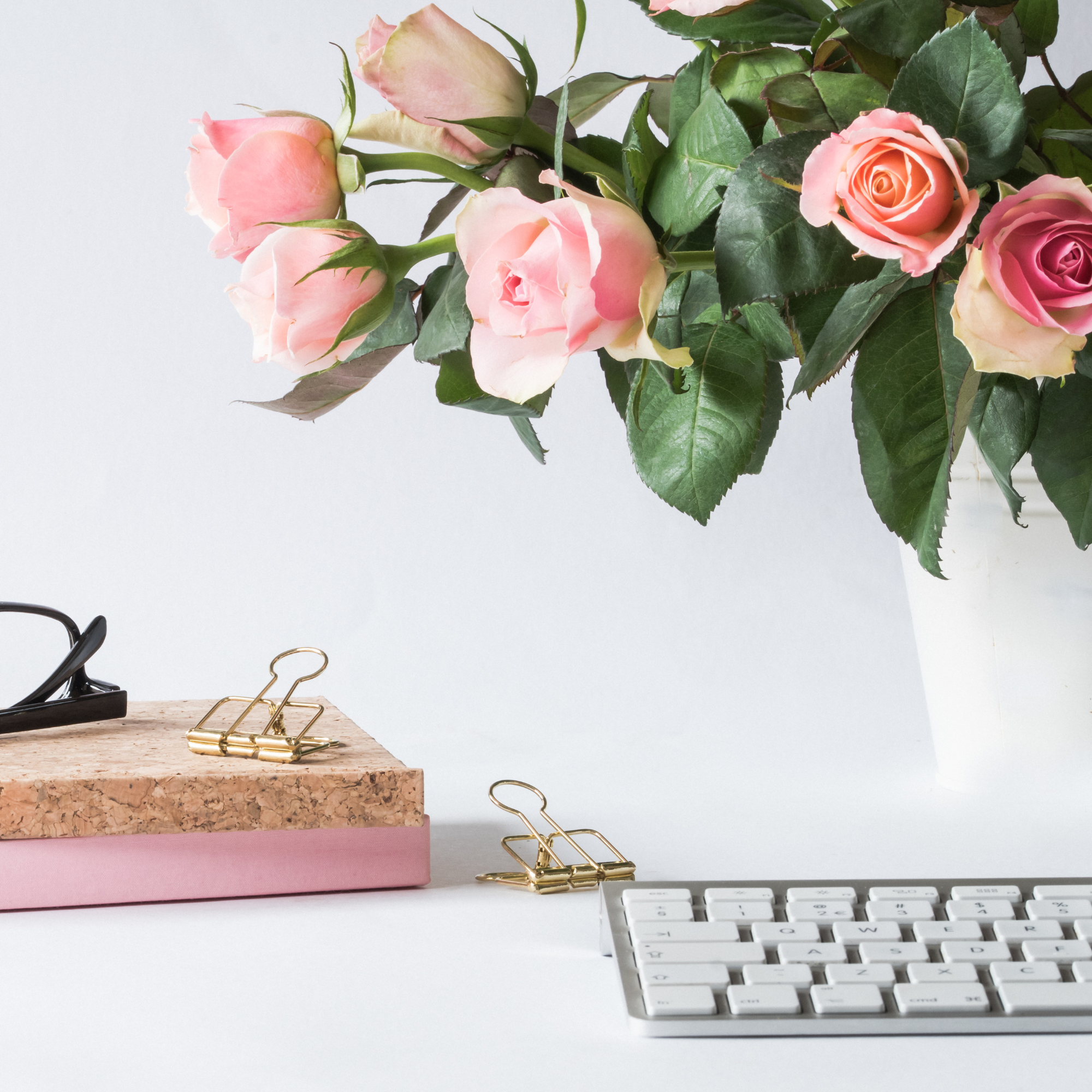 Pretty Desk with Roses